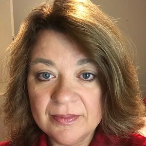 Meet your Posher, Denise